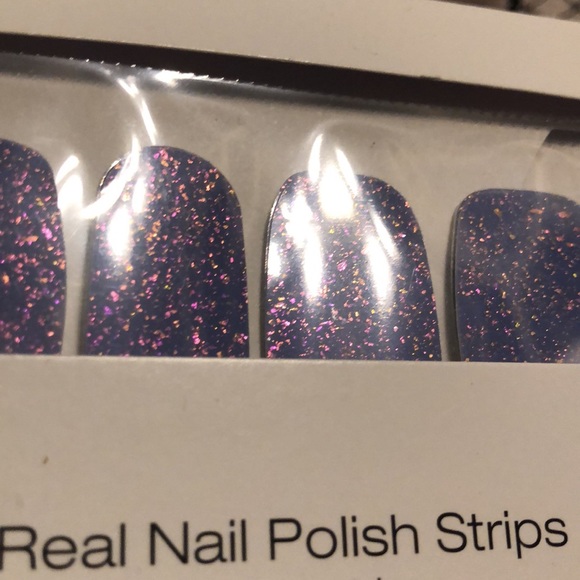 Color Street Anything Froze - Picture 3 of 5